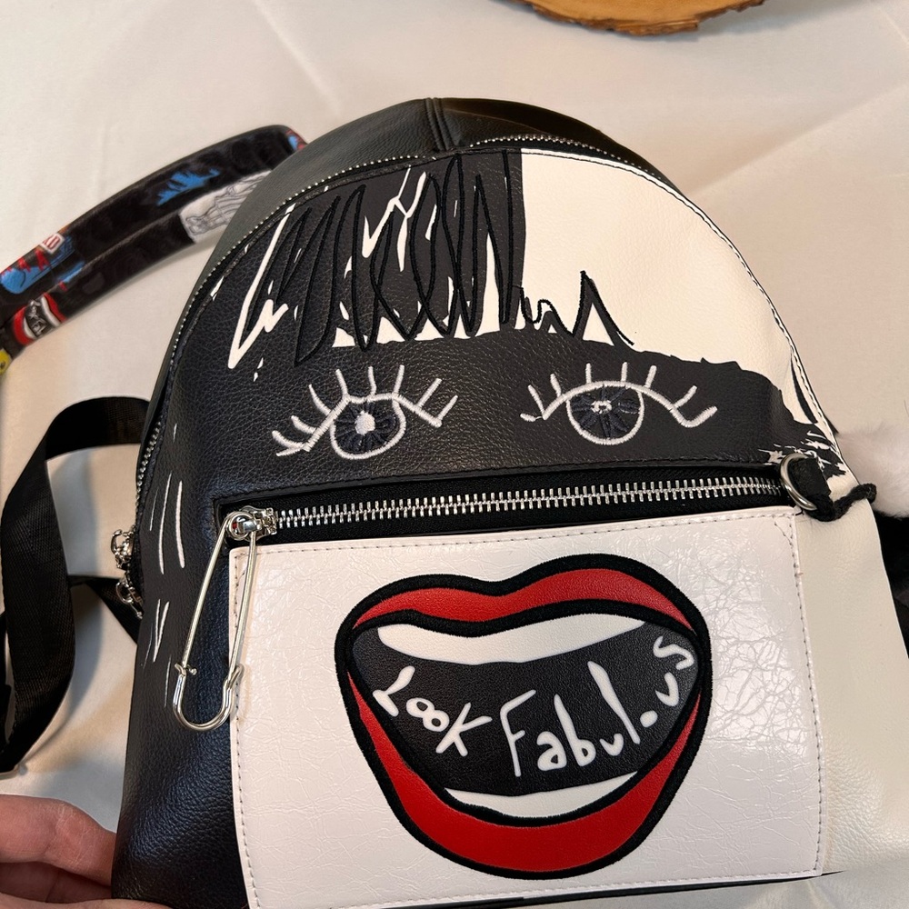 Danielle Nicole Disney‎ Cruella “Look Fabulous!” Fashion Mini Backpack - Picture 11 of 13